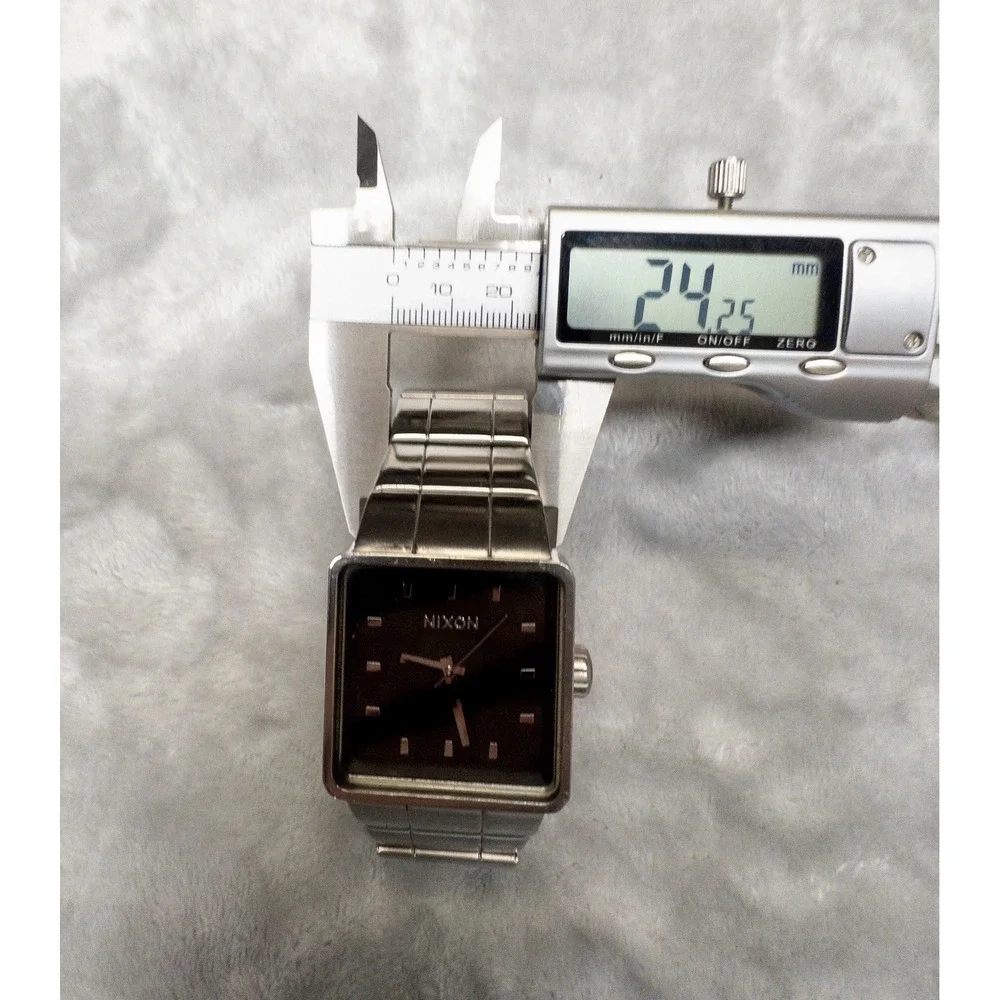 Nixon The Quatro Full Throttle Mens 36mm Mens Silver Watch